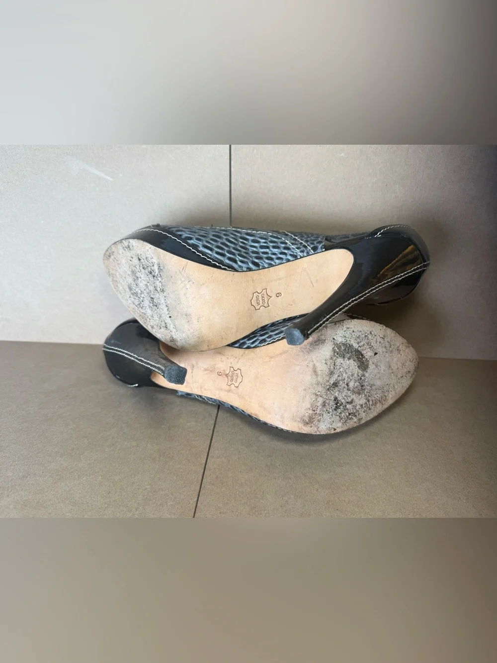 Charles David Vintage Crocodile Embossed Leather Black Gray Heels Size 9
